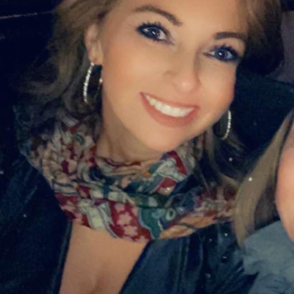 Meet your Posher, Hollie
